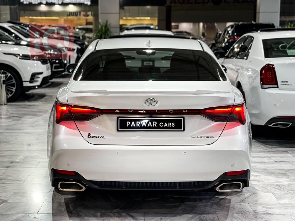 تويوتا أفالون